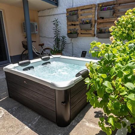 Self Check-In Apartment With Jacuzzi Mostar Exterior photo
