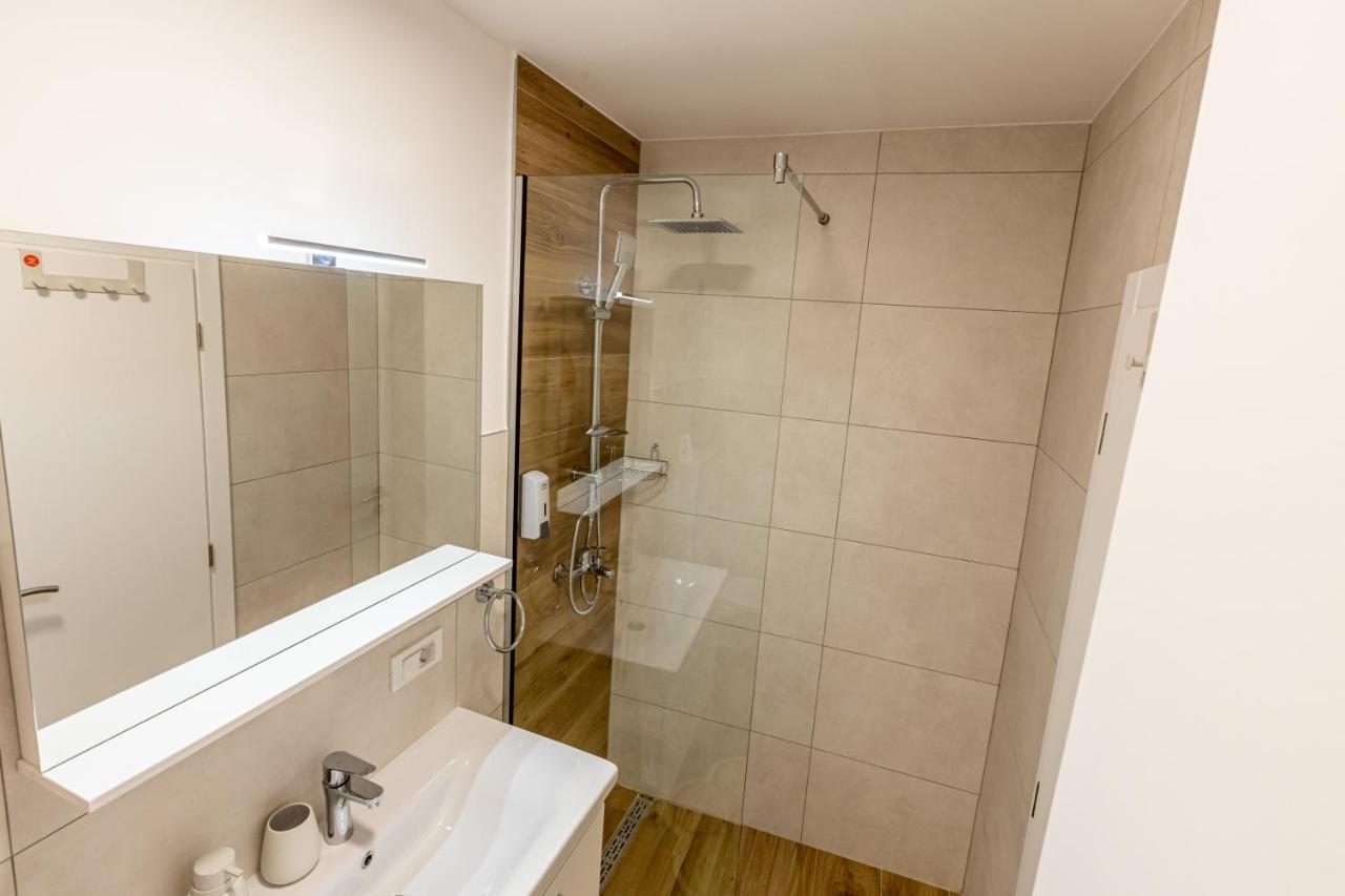Self Check-In Apartment With Jacuzzi Mostar Exterior photo