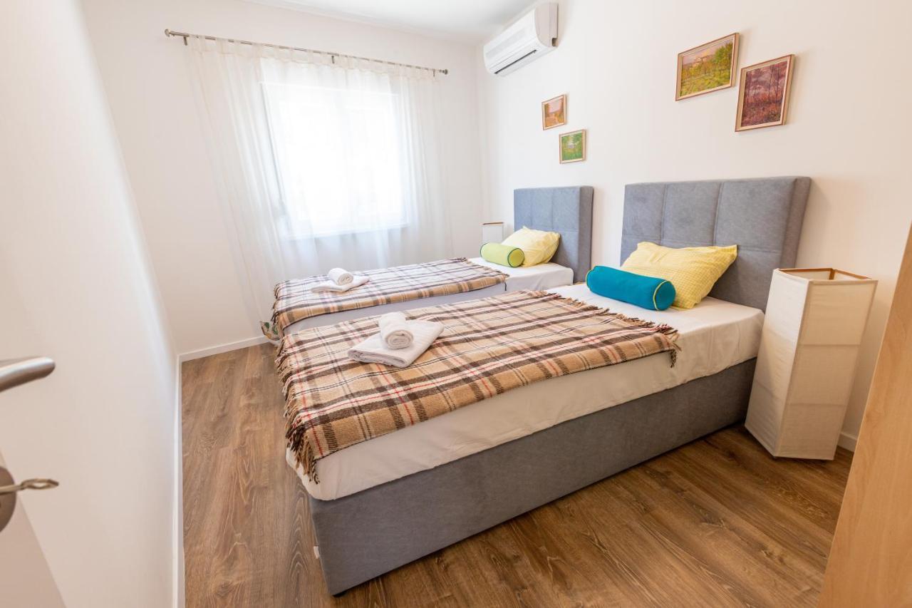 Self Check-In Apartment With Jacuzzi Mostar Exterior photo