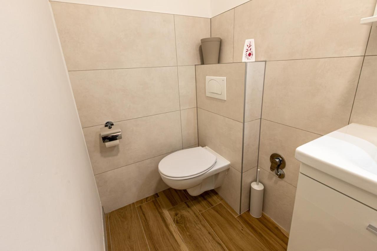 Self Check-In Apartment With Jacuzzi Mostar Exterior photo